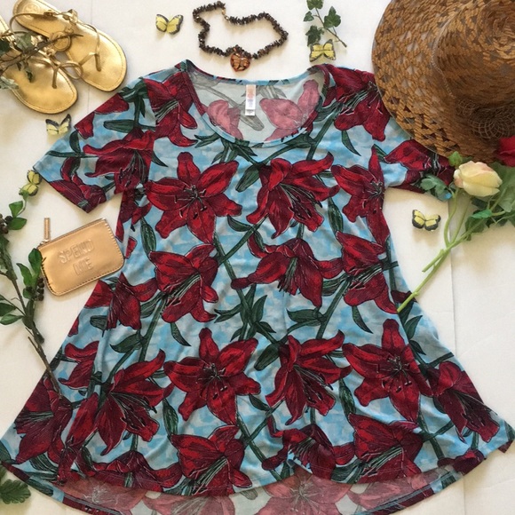 LuLaRoe Tops - ❤Lularoe Perfect T top❤i3❤